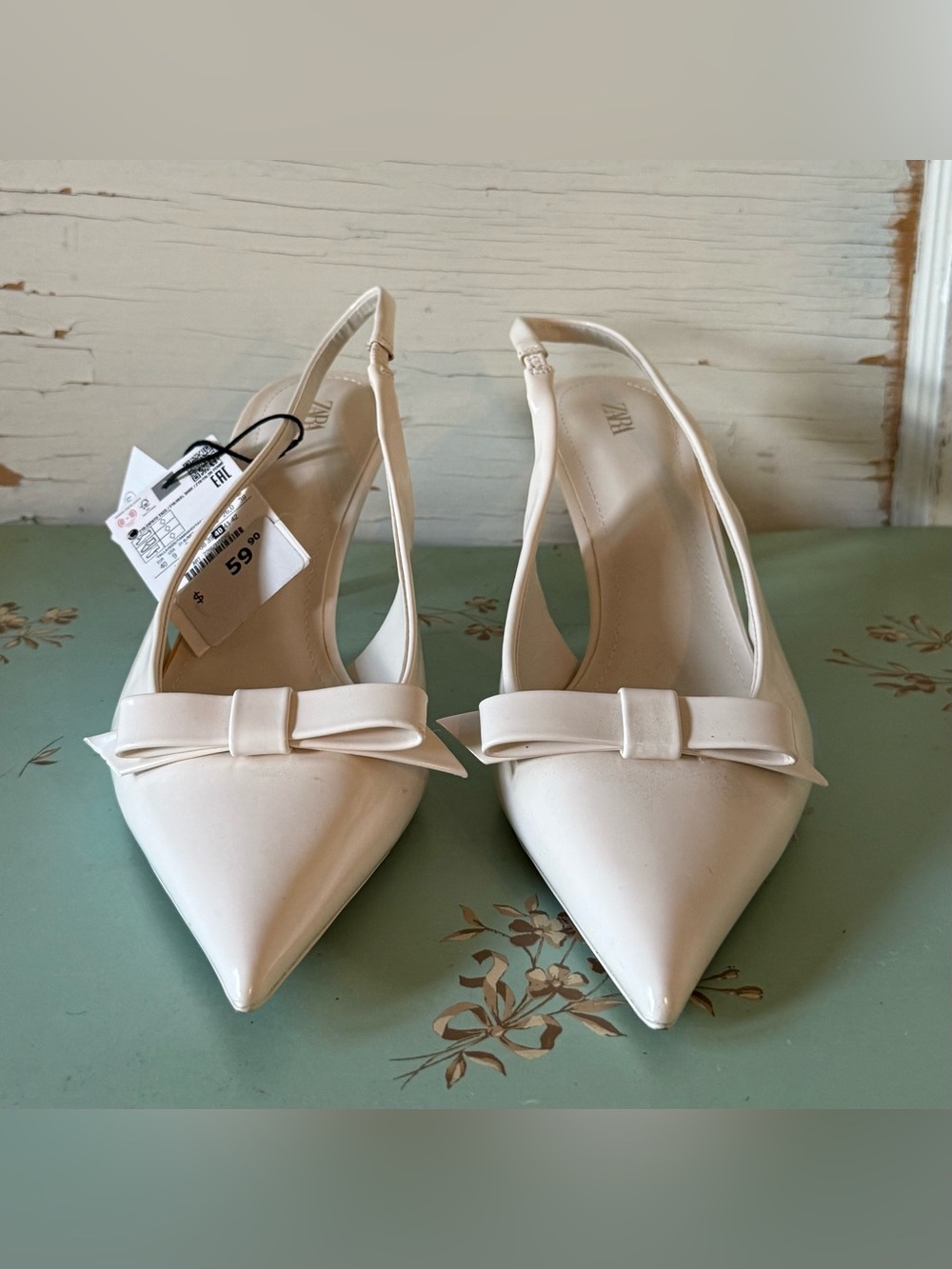 NEW! Zara Sling Back, Ivory/Cream, Faux Patent Leather,Kitten Heels,Bow Trim, 9 - Picture 2 of 9